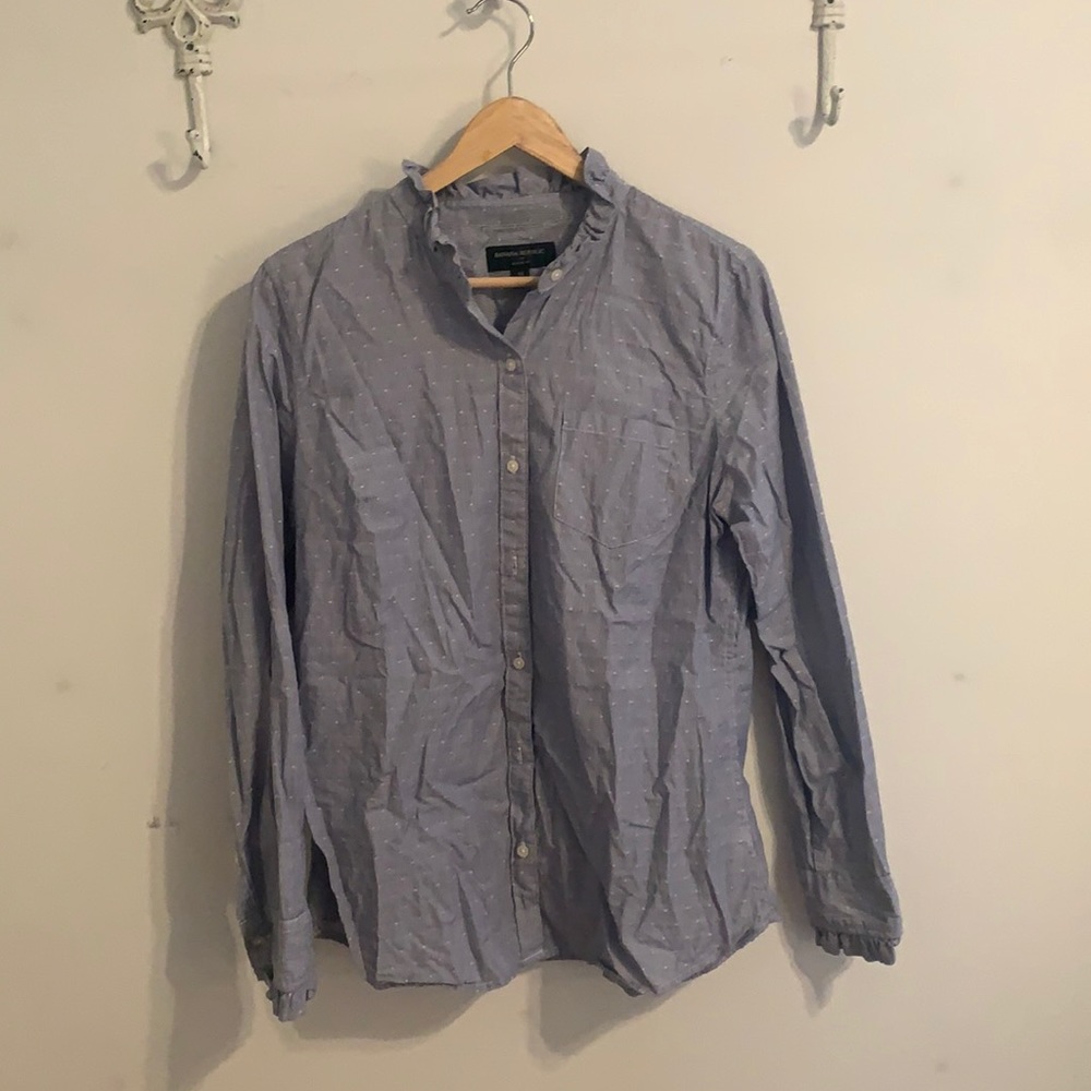 Banana Republic ruffle collar button up